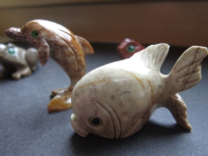 5 Stück Steinfiguren - Delfin, Fisch, Frosch - Speckstein - siehe Bilder Bild 3
