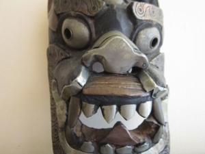 Alte Dämonenmaske - Holz - Metallverzierungen - Tibet / Bhutan - aus Sammlung - Asiatika Bild 2