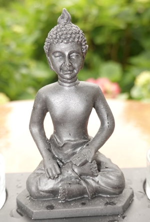 Buddha mit 2 Teelichtern Bild 3