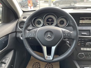 Mercedes-Benz C 180 BlueEfficiency Coupe Aut. *TOP ZUSTAND* TEILLEDER Bild 15