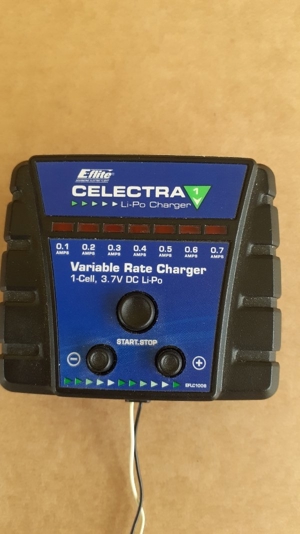 Akku Ladegerät Variable Rate Charger 1 Cell 3.7V DC Li-Po um 5.- Euro zu verkaufen.