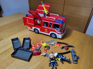 PLAYMOBIL 9464 Feuerwehr-Rüstfahrzeug Bild 2