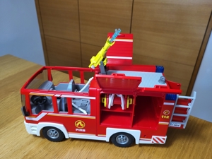 PLAYMOBIL 9464 Feuerwehr-Rüstfahrzeug Bild 1