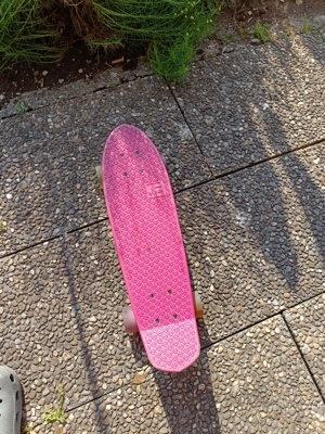 Skateboard/ Shortboard Globe pink 60cm Bild 3