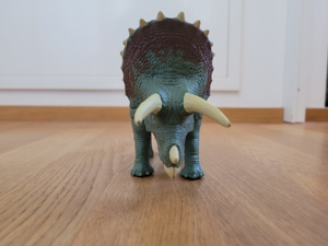 Jurrassic World Triceratops und Carnotaurus von Mattel Bild 4