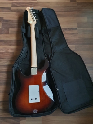 Yamaha Pacifica 112 Bild 2