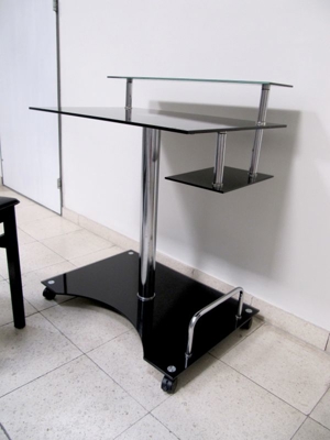 GELEGENHEIT: Hochwertiger, kleiner Tisch mit exklusivem DESIGN (aus dunklem Glas und Chrom) Bild 3