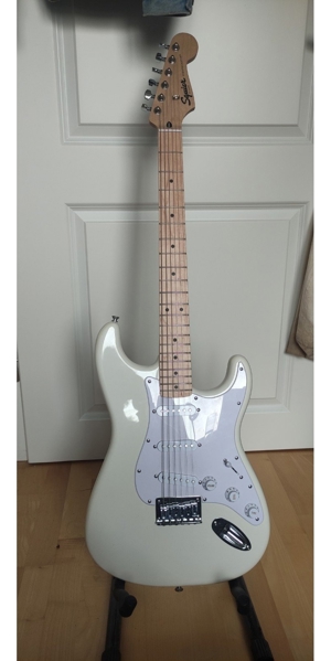 E-Gitarte Fender Squier Sonic Strat Bild 2