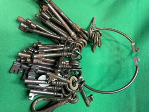 Alte Schlüssel, Schlösser Bild 1