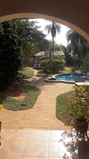 Haus mit Pool, Gästehaus und großem Grundstück in Caacupe / Paraguay Bild 1