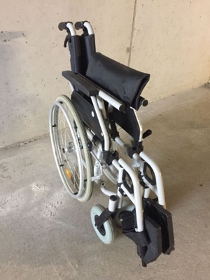 Rollstuhl  Bild 3
