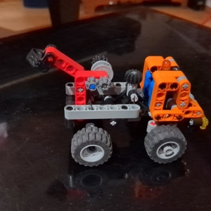 Lego Technik 9390 Mini-Abschlepptruck + Rennauto 2in1 Bild 4