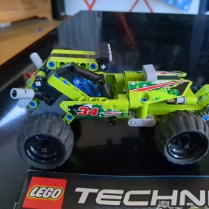 Lego Technik 42027 Wüstenbuggy mit Schwungmotor