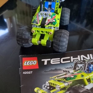 Lego Technik 42027 Wüstenbuggy mit Schwungmotor Bild 2