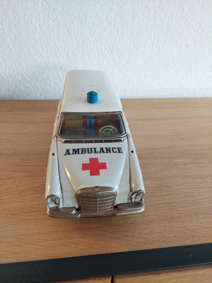 Blechauto Ambulance Japan Bild 2