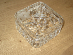 Glas- Kristallschale mit Deckel Bild 3