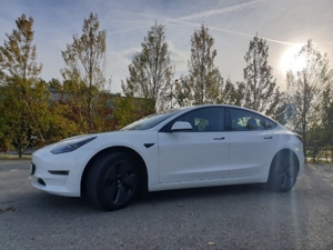 Tesla Model 3 Long Range Bild 3
