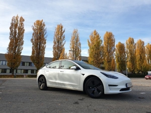 Tesla Model 3 Long Range Bild 2