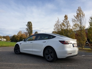 Tesla Model 3 Long Range Bild 4