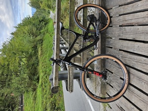 MTB Costum Bike Fully Carbon Neuwertig 12Fach,180mm FOX Federgabeln Bild 1