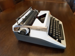 Schreibmaschine Olympia Bild 2