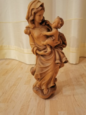 Maria mit Kind Holzschnitzerei Südtirol Bild 3