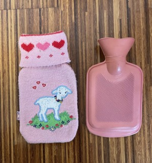kleine Wärmflasche Lillifee, rosa mit Schäfchen Bild 2