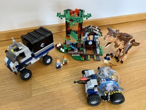 Lego Carnotaurus Gyrosphere Escape Bild 4