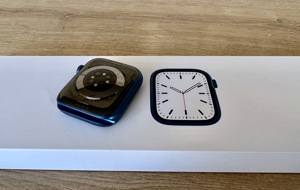 Apple Watch Series 7 (Blau 45mm) Bild 2