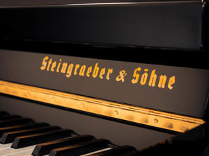 Sehr schönes Steingräber & Söhne Klavier, in schwarz. Kostenlose Lieferung in ganz Vorarlberg (*) Bild 1