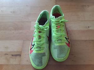 Nike Hallenschuhe-Fußball Gr. 40,5