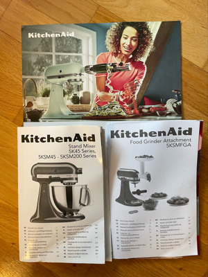 Küchenmaschine KitchenAid Artisan schwarz matt inkl. umfassendem Zubehör Bild 5