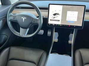 Tesla Model Bild 10