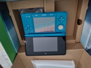 Nintendo 3 DS Aqua blue