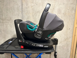 Neuer Preis! Britax Römer Baby Safe 3 i-size Babyschale inkl. Isofix Base