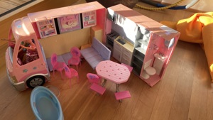 Barbie Camper mit Zubehör