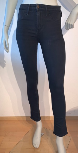 Schwarze Jeans Hosen Gr. 34 (26) - neuwertig - Denim, Skinny Bild 2