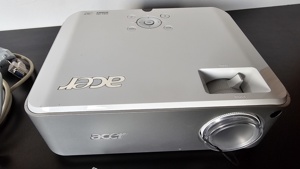 Acer H7530D Beamer zu verkaufen Bild 3