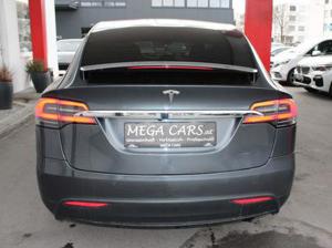 Tesla Model X Bild 8
