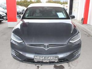 Tesla Model X Bild 2