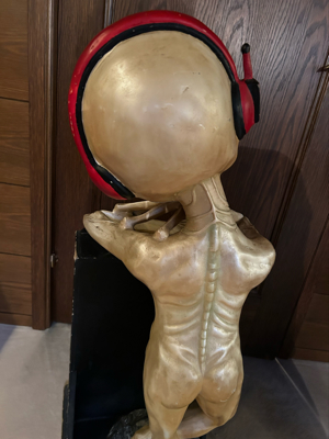RARITÄT !! Alien mit Kopfhörer und doppeltem CD Ständer Bild 2
