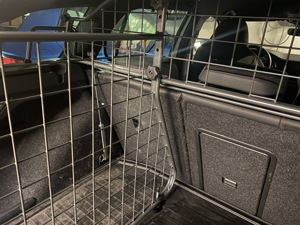Travall Hundeschutzgitter für Kofferraum Skoda Octavia Kombi (Modell 2021) Bild 3