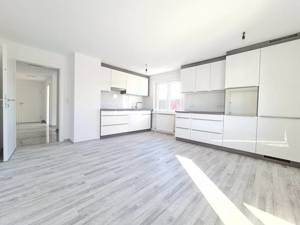 Vermietung | Wohnung | Modern | Saniert | 4 Zimmer | Balkon | Provisionsfrei