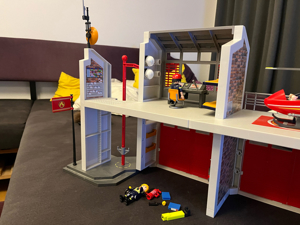 Playmobil Feuerwehrstation Groß Bild 3