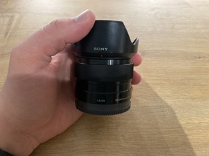Sony a6400 + Sony 35mm 1.8 + Samyang 12mm 2.0 + Zubehör Bild 3