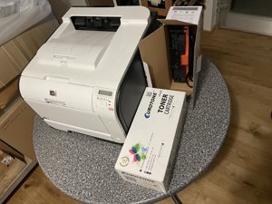 HP LaserJet Pro 400 color M451nw Laserdrucker Bild 7