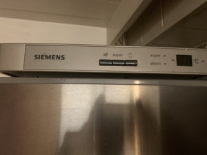 Siemens Kühlschrankkombination mit Kellerschublade u Gefrierfach u Edelstahlausführung Bild 5