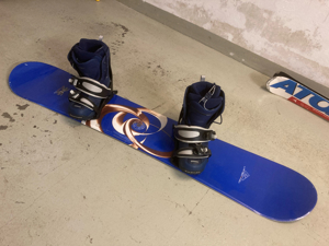 snowboard mit Bindung und Schuhe Bild 1