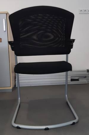 professioneller, hochwertiger Besucherstuhl fürs Büro, Freischwingergestell mit Armlehnen, schwarz Bild 3