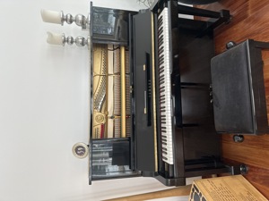 Klavier - Yamaha - schwarz Bild 1